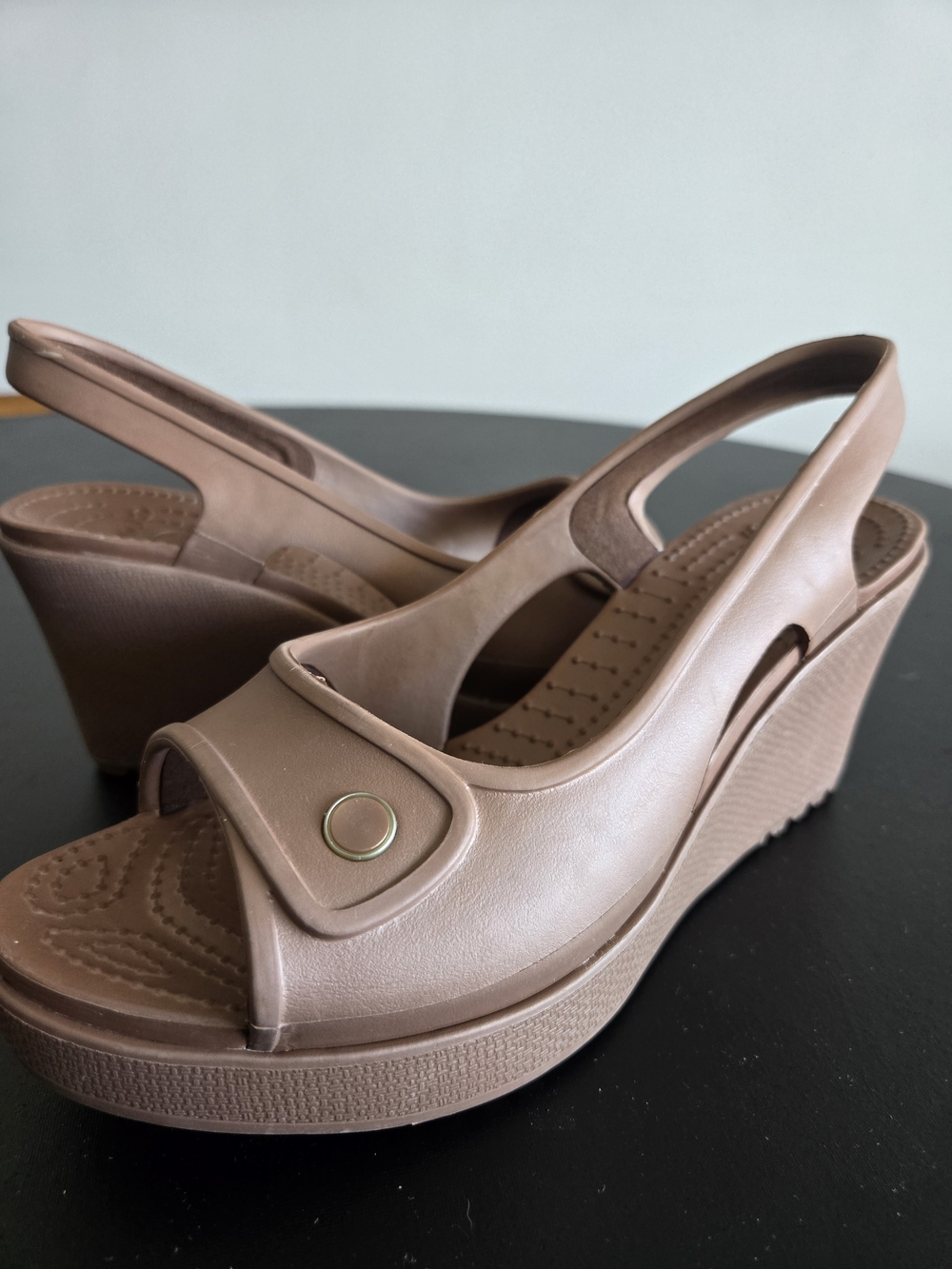 Crocs Mabyn Peep Toe Slingback Mini Wedge Sandals Brown W7